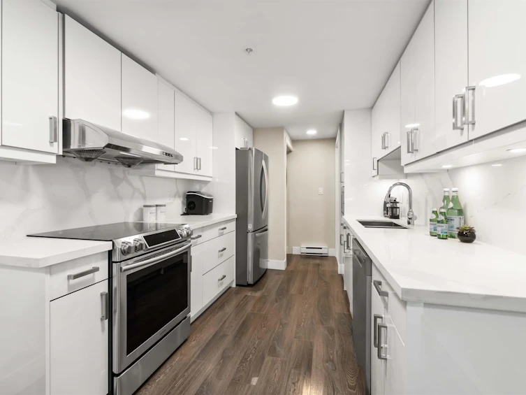 5633 Senlac Street, Vancouver, BC, V5R 6G8 - 2