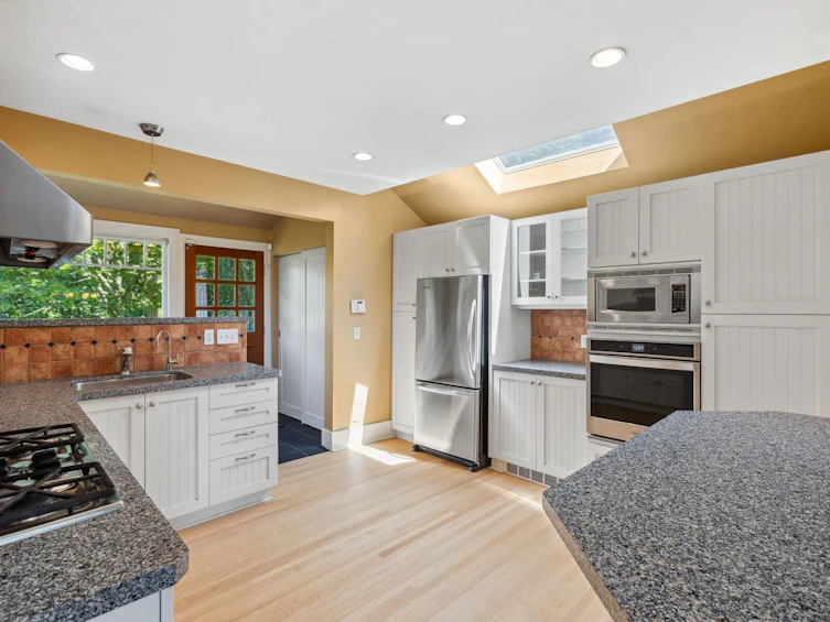 1028 Clyde Avenue, West Vancouver, BC, V7T 1E4 - 6