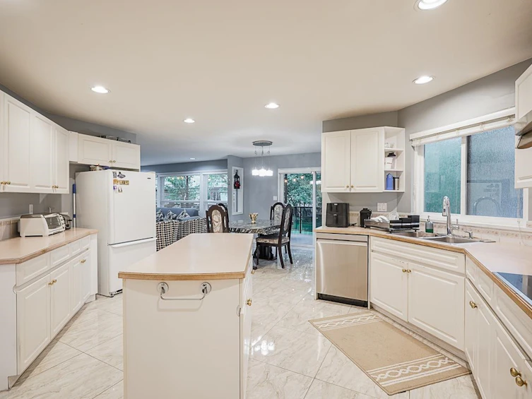 5560 Mccoll Crescent, Richmond, BC, V6V 2L6 - 6