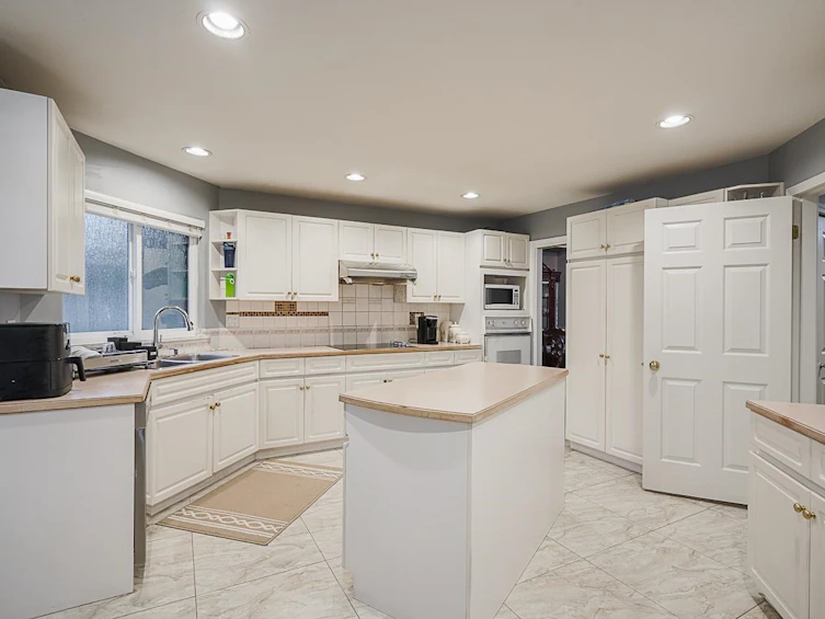 5560 Mccoll Crescent, Richmond, BC, V6V 2L6 - 9