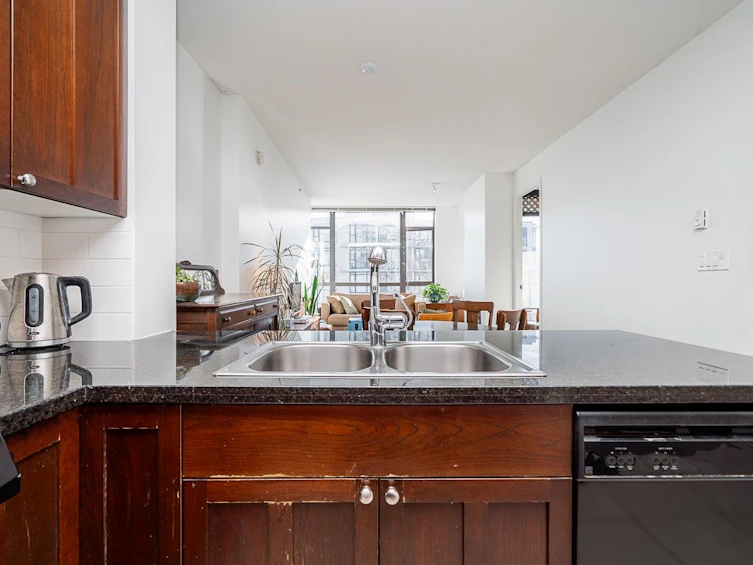 1004-170 W 1st Street, North Vancouver, BC, V7M 3P2 - 6
