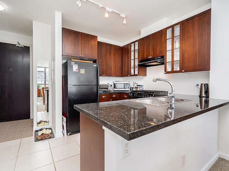 1004-170 W 1st Street, North Vancouver, BC, V7M 3P2 - 7