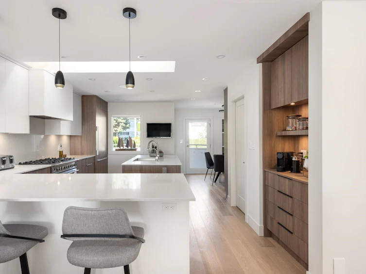 2526 Marine Drive, West Vancouver, BC, V7V 1L4 - 2
