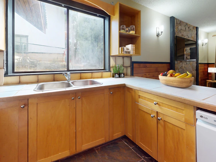 7425 Ambassador Crescent, Whistler, BC, V8E 0E4 - 6