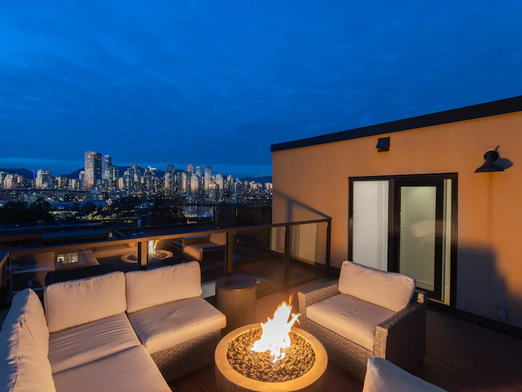 PH 304-1275 W 7th Avenue, Vancouver, BC, V6H 1B7 - 2