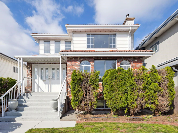 275 E 65th Avenue, Vancouver, BC, V5X 2P3 - 2