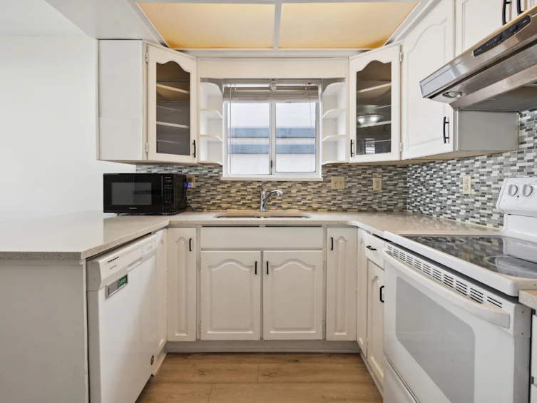 275 E 65th Avenue, Vancouver, BC, V5X 2P3 - 8