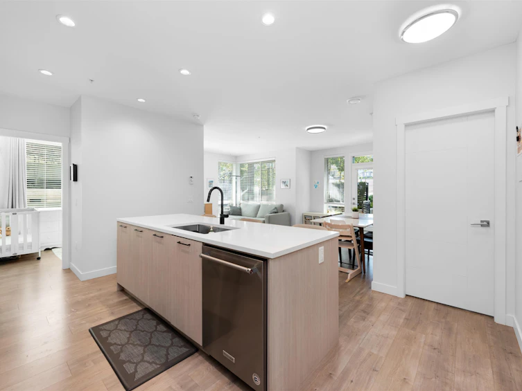 105-707 Como Lake Avenue, Coquitlam, BC, V3J 0J5 - 3