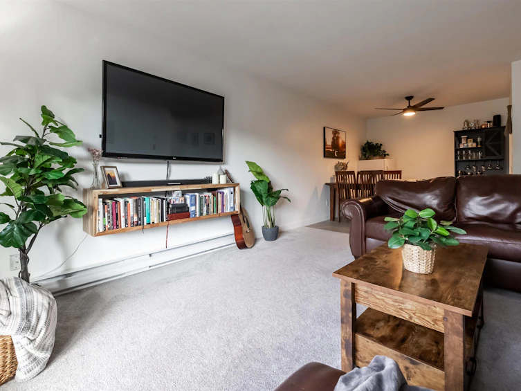 105-33870 Fern Street, Abbotsford, BC, V2S 6C3 - 3