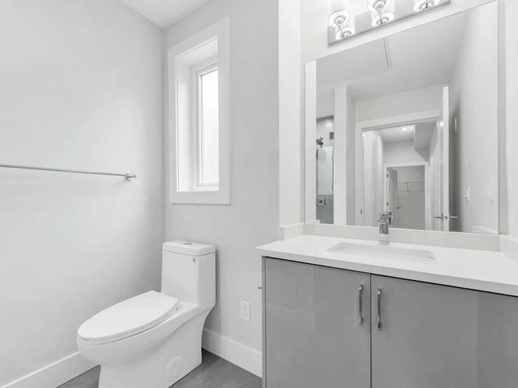 24-7565 Oak Street, Vancouver, BC, V6P 4A4 - 10