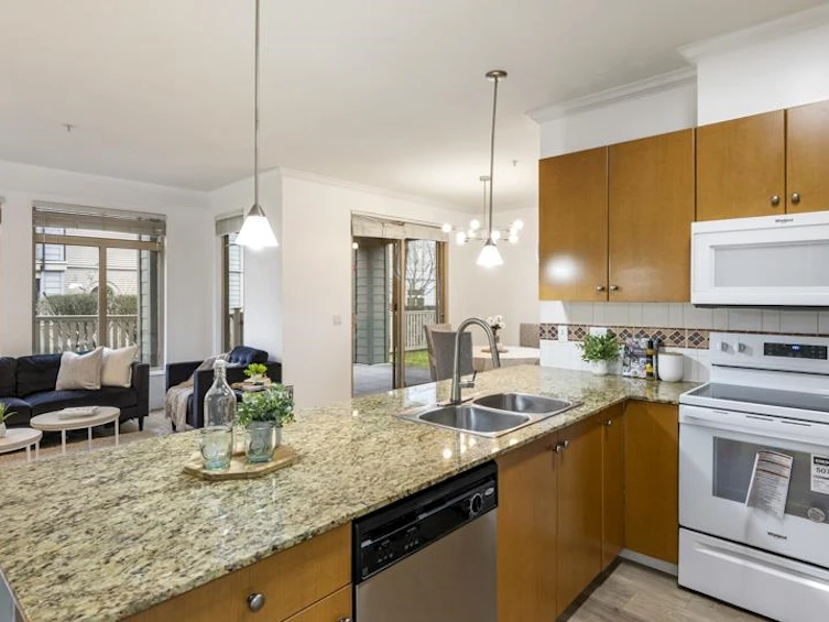 110-10180 153 Street, Surrey, BC, V3R 0B5 - 11