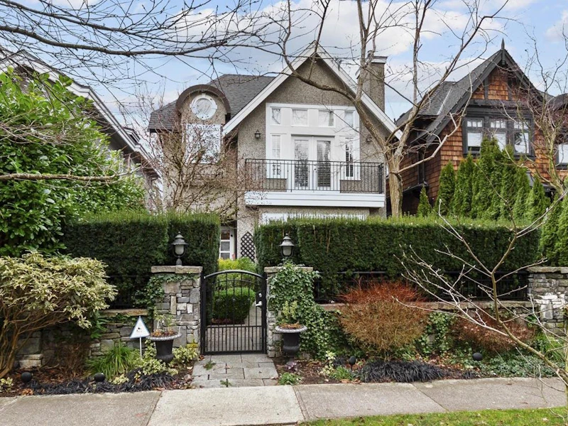 4443 W 15th Avenue, Vancouver BC V6R 3B1