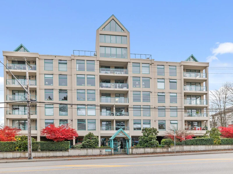 401 - 15466 North Bluff Road, Surrey BC V4B 3G1
