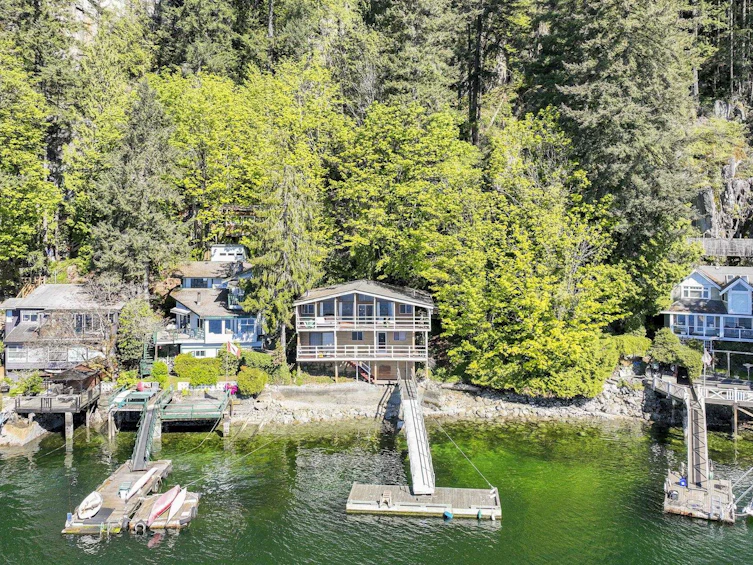 5672 Indian River Drive, North Vancouver, BC, V7G 2T8 - 3
