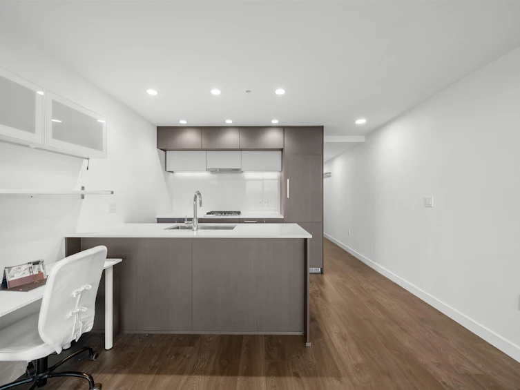 909-5580 No. 3 Road, Richmond, BC, V6X 0R8 - 10