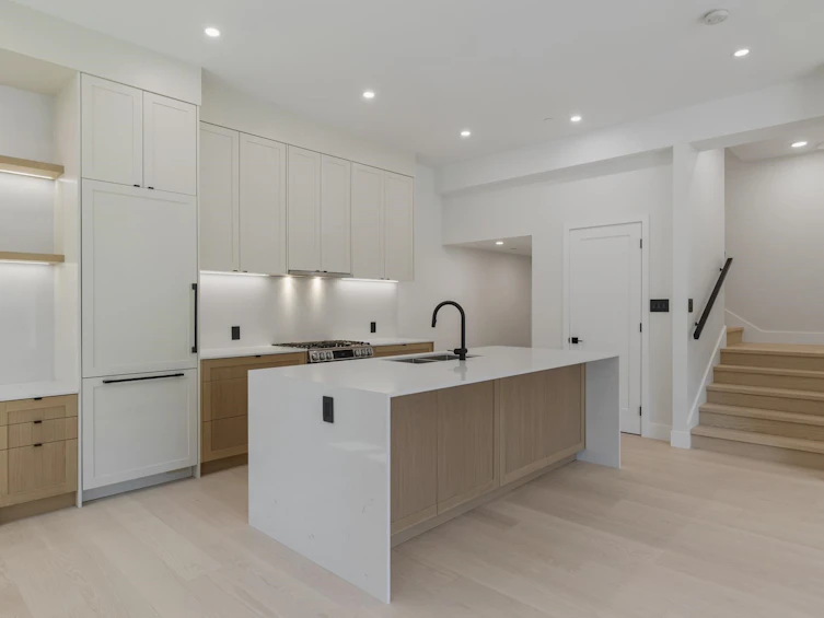 4015 Victoria Drive, Vancouver, BC, V5N 4M9 - 9