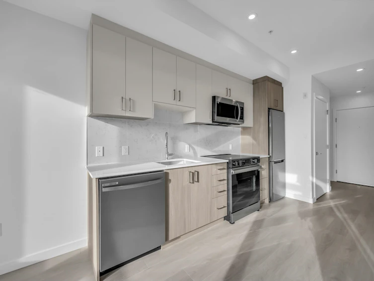E405-13858 108 Avenue, Surrey, BC, V3T 0T8 - 4