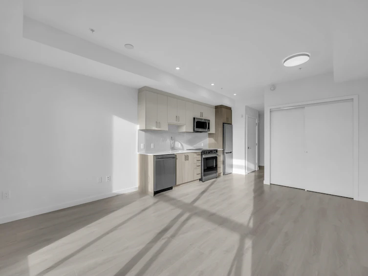 E405-13858 108 Avenue, Surrey, BC, V3T 0T8 - 5