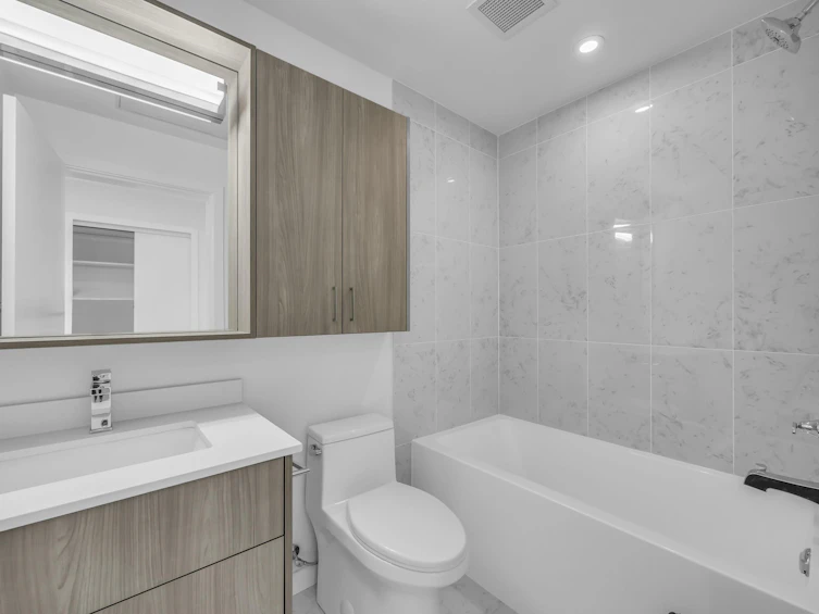 E405-13858 108 Avenue, Surrey, BC, V3T 0T8 - 13