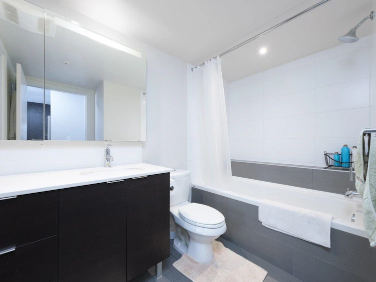307-1677 Lloyd Avenue, North Vancouver, BC, V7P 0B1 - 13
