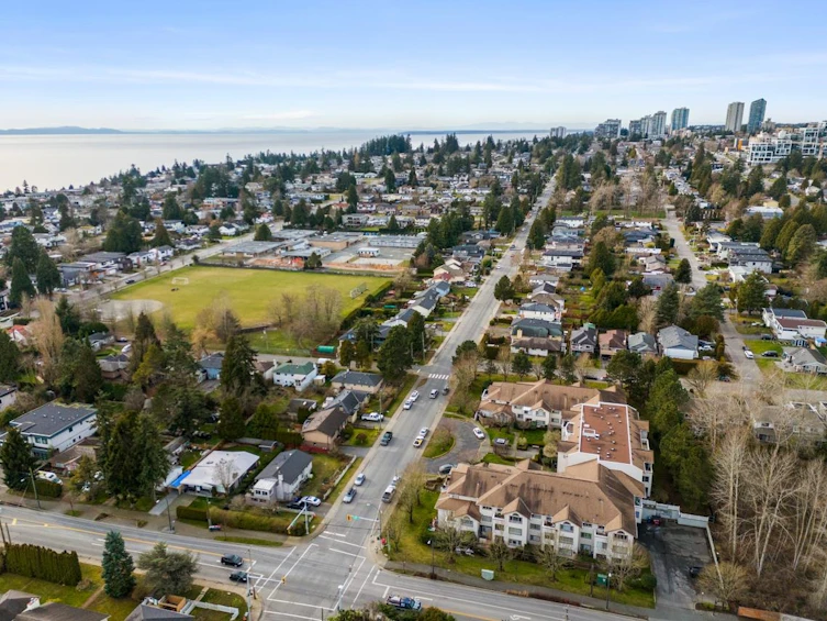 405-15991 Thrift Avenue, Surrey, BC, V4B 2M9 - 36