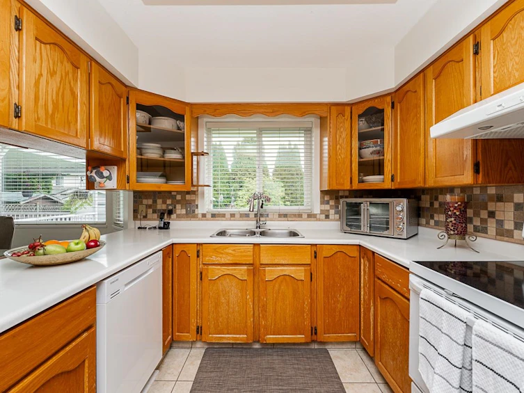 13459 59b Avenue, Surrey, BC, V3X 1L1 - 11