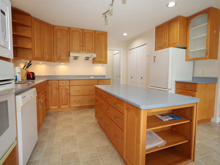 906 Oceanmount Boulevard, Gibsons, BC, V0N 1V8 - 12