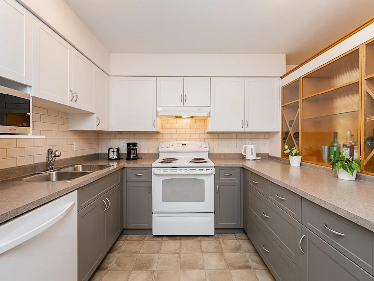 206-1215 Pacific Street, Coquitlam, BC, V3B 7M4 - 6