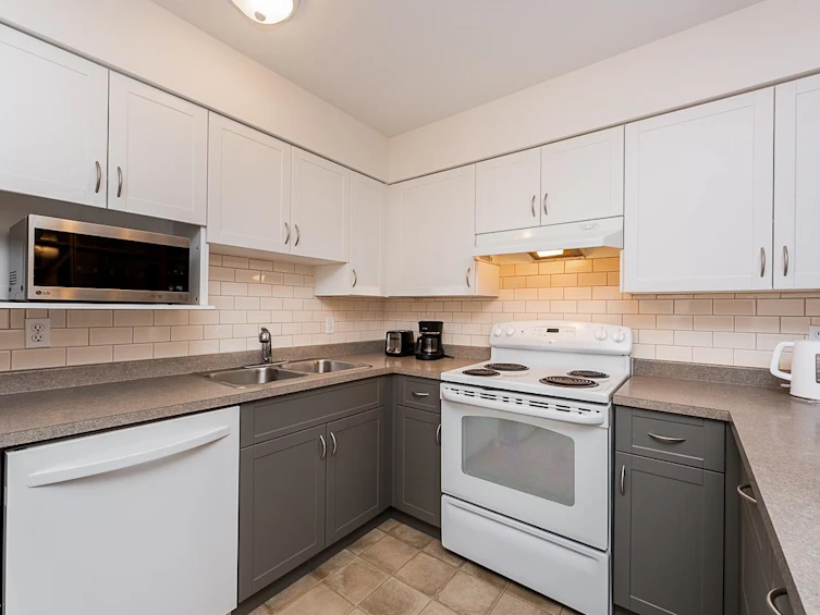 206-1215 Pacific Street, Coquitlam, BC, V3B 7M4 - 7