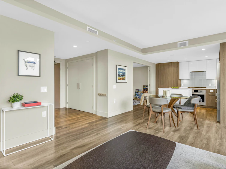 616-680 Seylynn Crescent, North Vancouver, BC, V7J 0B5 - 4