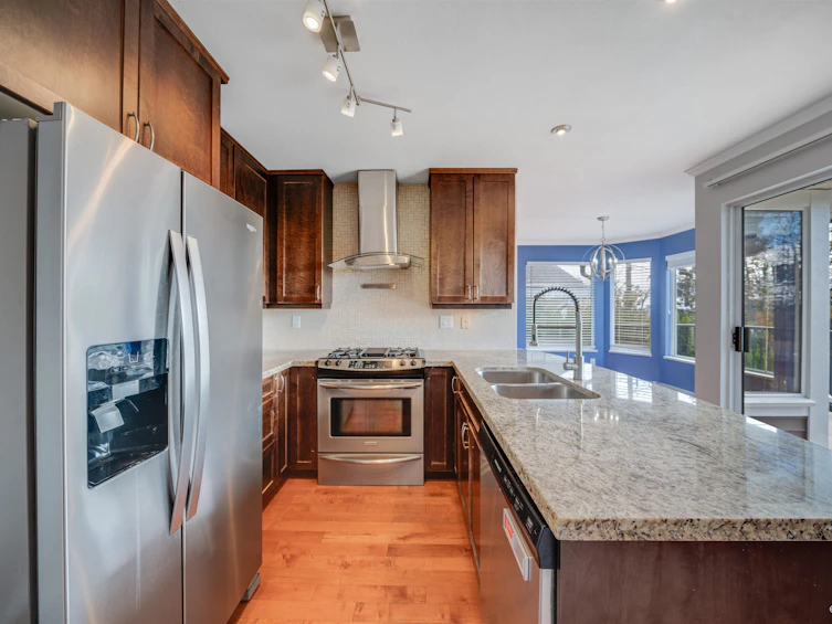 15555 Buena Vista Avenue, Surrey, BC, V4B 1Y9 - 13