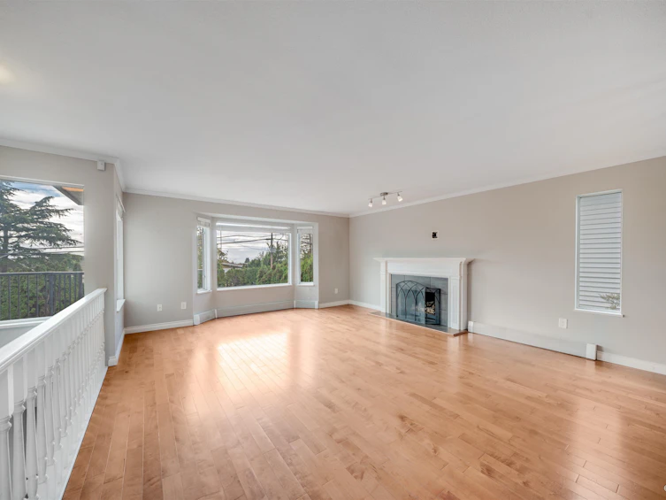 15555 Buena Vista Avenue, Surrey, BC, V4B 1Y9 - 5
