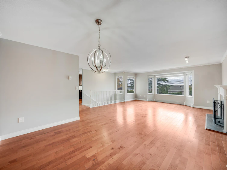 15555 Buena Vista Avenue, Surrey, BC, V4B 1Y9 - 11