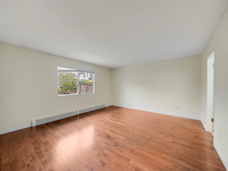 15555 Buena Vista Avenue, Surrey, BC, V4B 1Y9 - 25