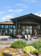 4528 Caulfeild Lane