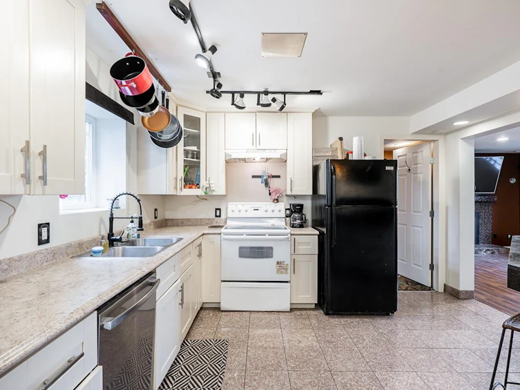 5210 Sprott Street, Burnaby, BC, V5G 1T5 - 18