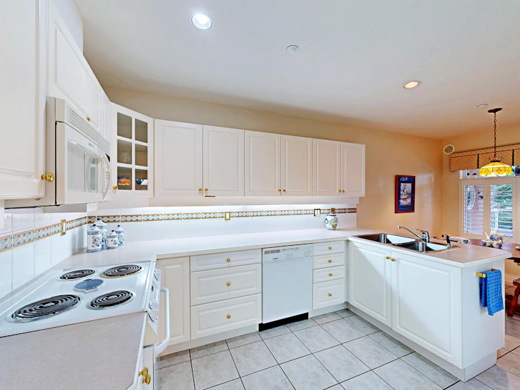 201-1320 55 Street, Delta, BC, V4M 3K3 - 4