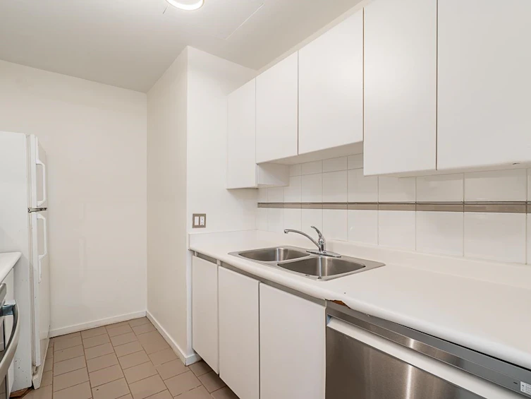 311-989 Nelson Street, Vancouver, BC, V6Z 2S1 - 12