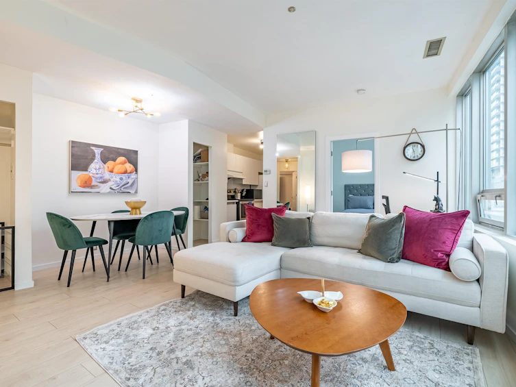 311-989 Nelson Street, Vancouver, BC, V6Z 2S1