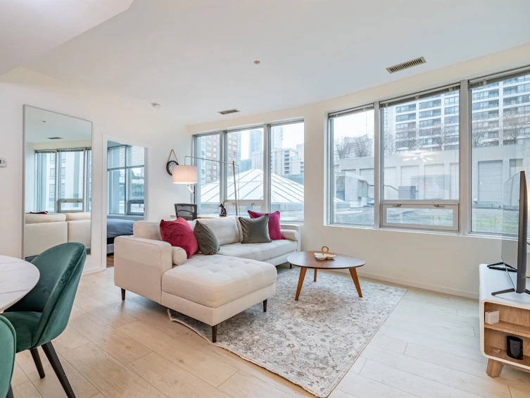 311-989 Nelson Street, Vancouver, BC, V6Z 2S1 - 3
