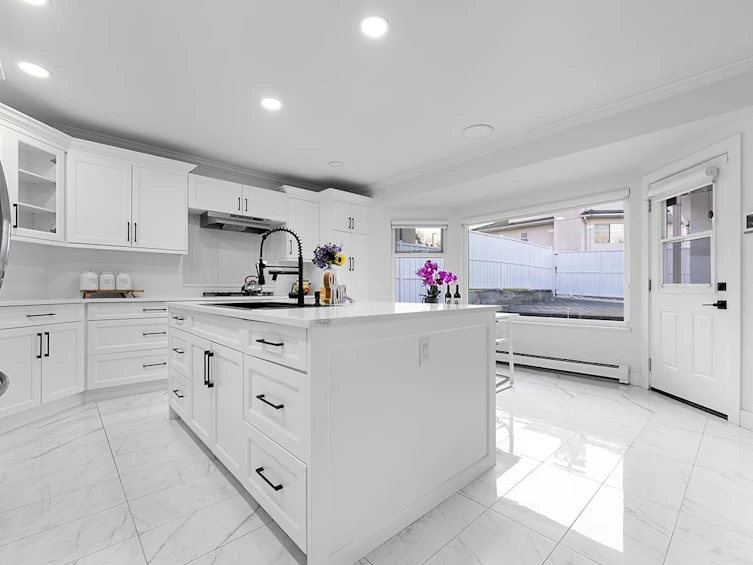 7579 Cascade Street, Burnaby, BC, V3N 4W1 - 9