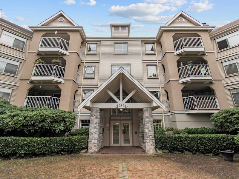 111 - 20894 57th Avenue, Langley BC V3A 8M7