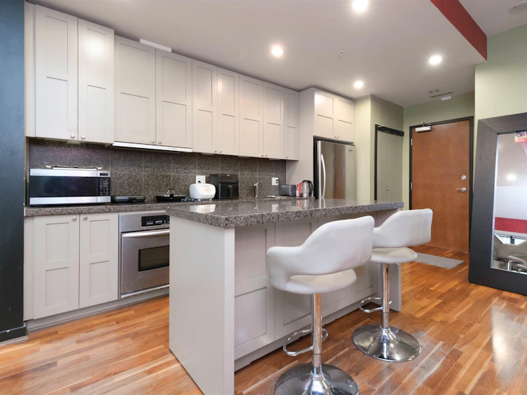 1307-1333 W Georgia Street, Vancouver, BC, V6E 4V3 - 5
