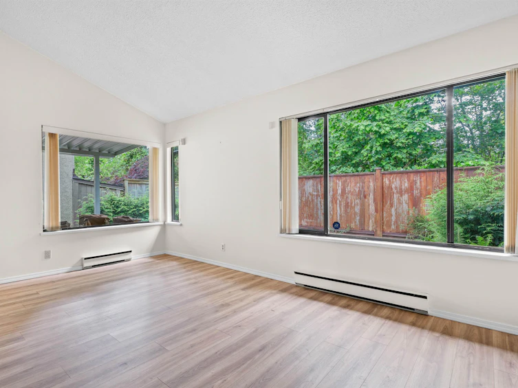 6953 La Salle Street, Vancouver, BC, V5S 3W6 - 4