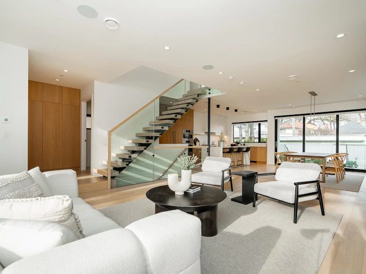 365 E 24th Avenue, Vancouver, BC, V5V 1Z8 - 5