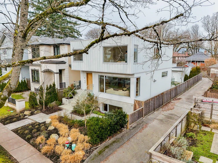 365 E 24th Avenue, Vancouver, BC, V5V 1Z8 - 39