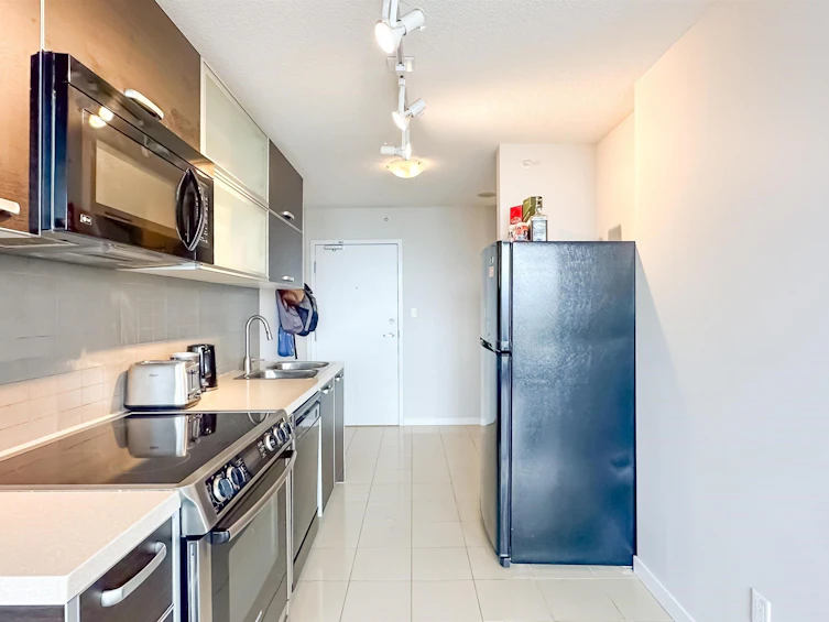 901-13688 100 Avenue, Surrey, BC, V3T 0G5 - 4