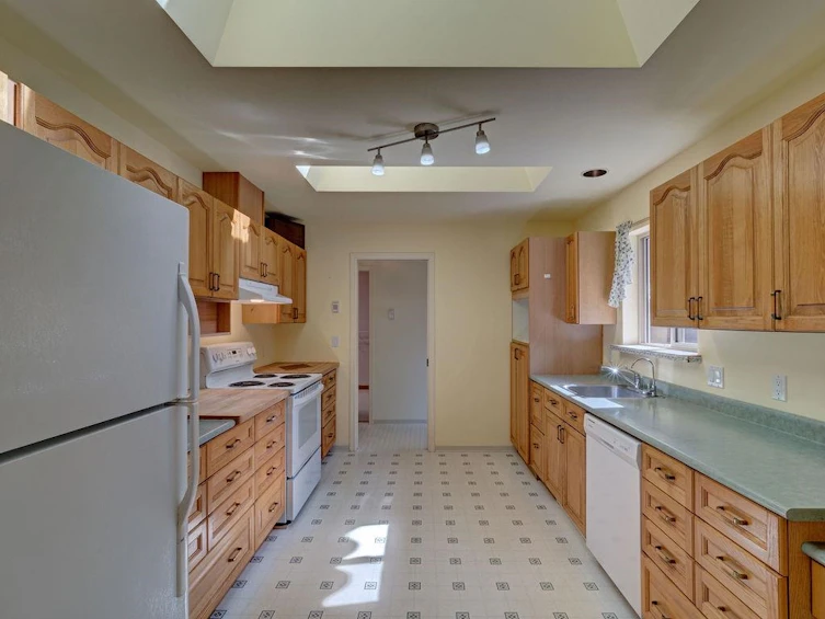 8050 Redrooffs Road, Halfmoon Bay, BC, V7Z 1A5 - 6