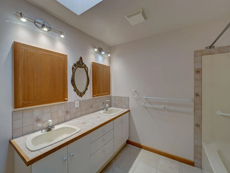 8050 Redrooffs Road, Halfmoon Bay, BC, V7Z 1A5 - 12