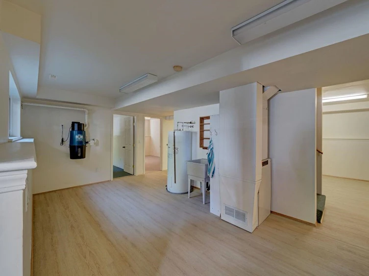 8050 Redrooffs Road, Halfmoon Bay, BC, V7Z 1A5 - 17